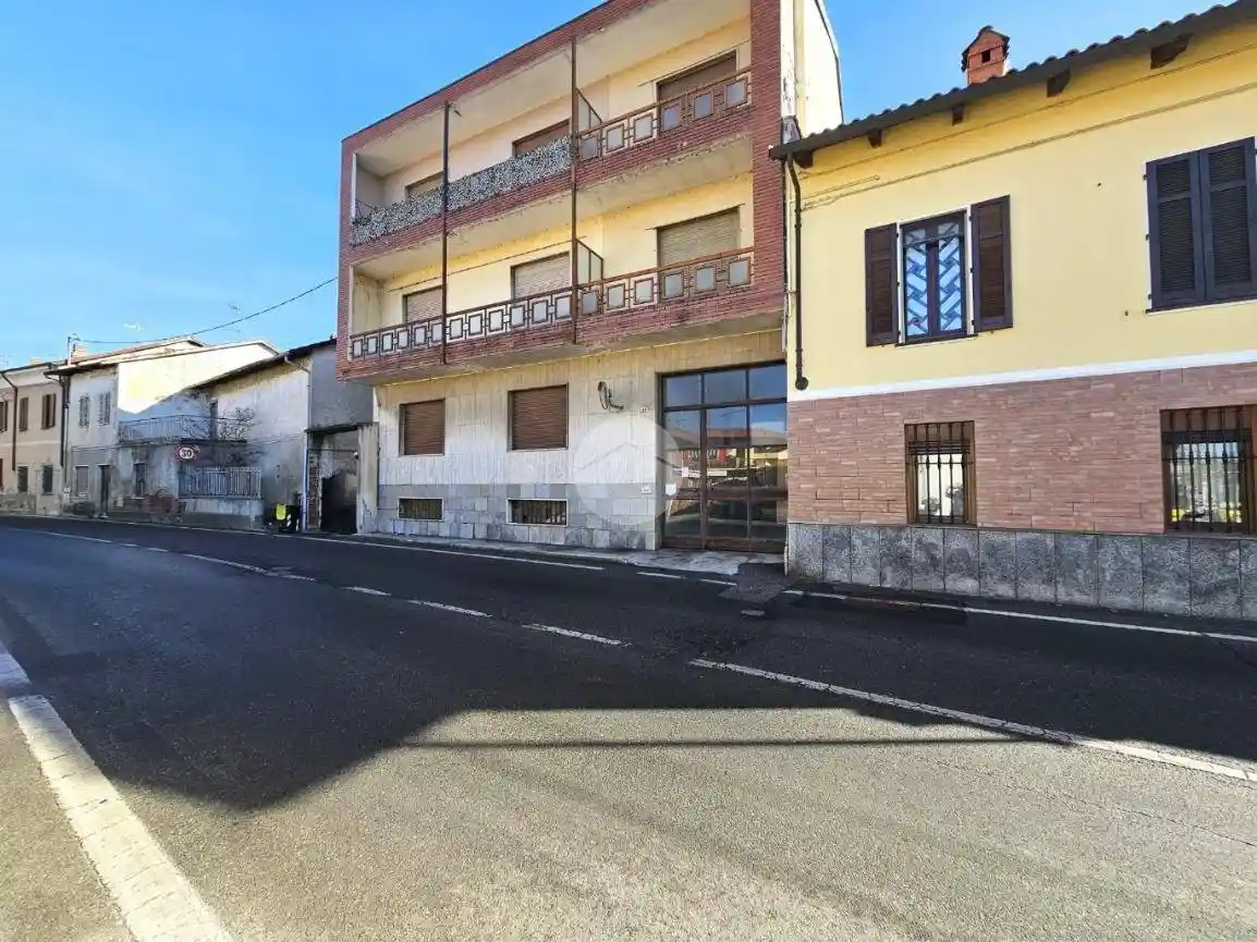 Palazzo - Edificio in vendita a Rondissone