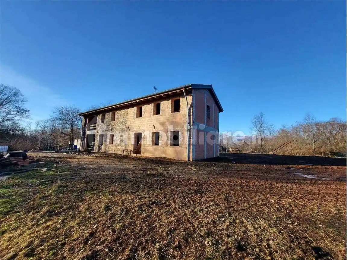 Rustico - Casale in vendita a Montebelluna