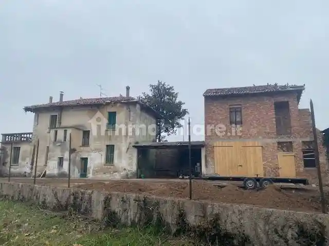 Rustico - Casale in vendita a Basiliano