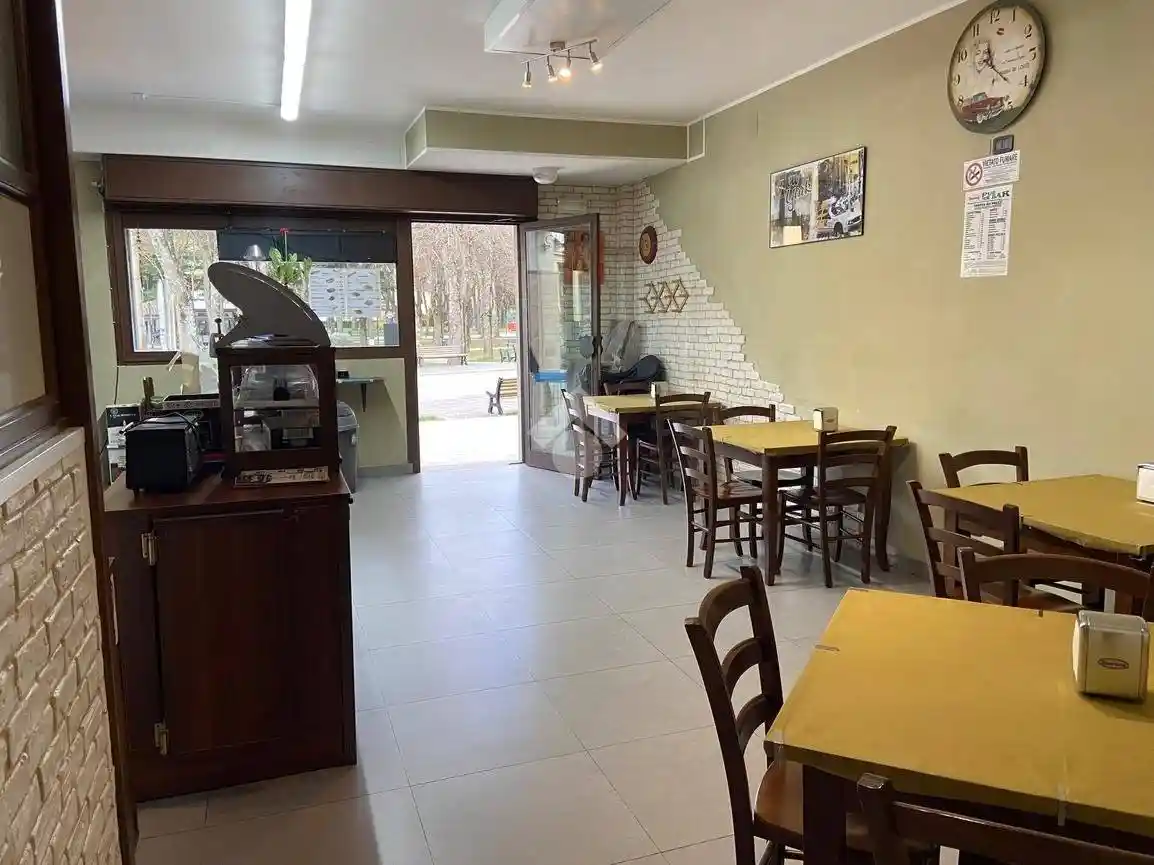 Monolocale locale commerciale via Porta Napoli 56, Centro, Castel di Sangro - foto 4