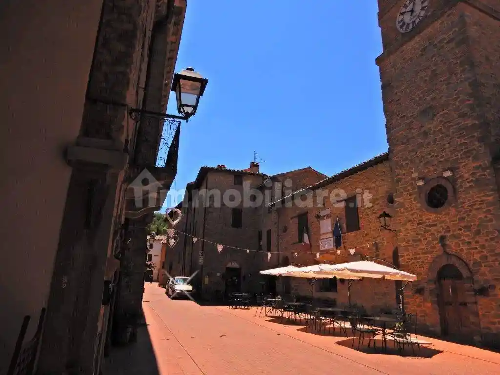 Appartamento in vendita a Paciano