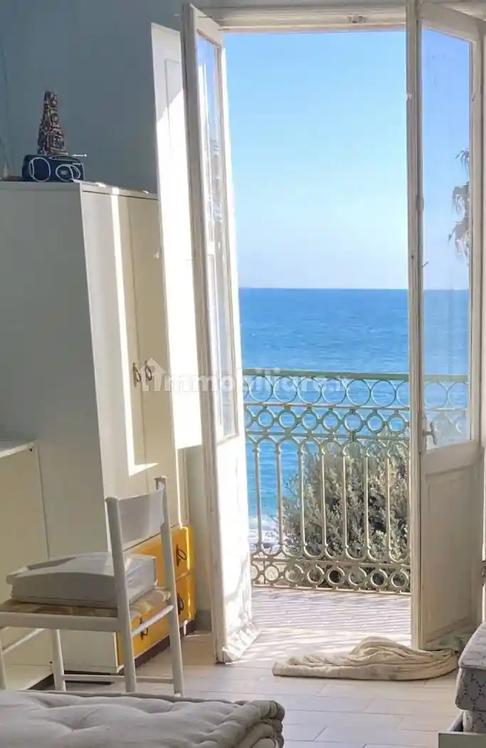 Appartamento in vendita a Varazze