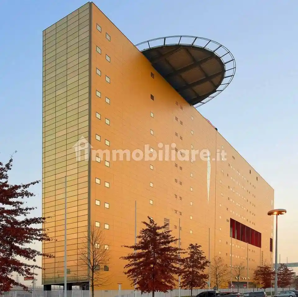 Palazzo - Edificio in affitto a Rho