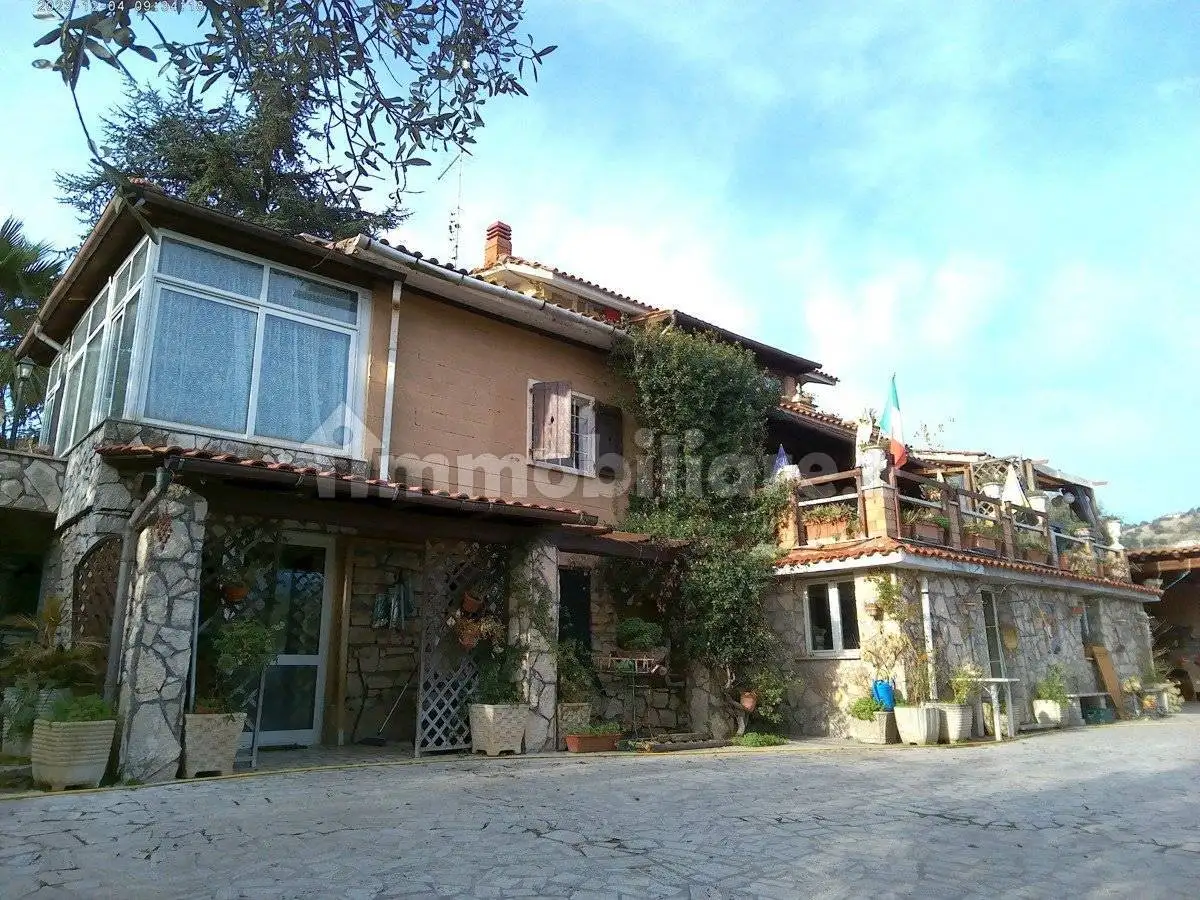Villa in vendita a Guidonia Montecelio