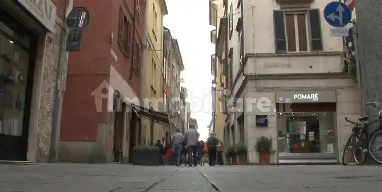Palazzo - Edificio in vendita a Piacenza