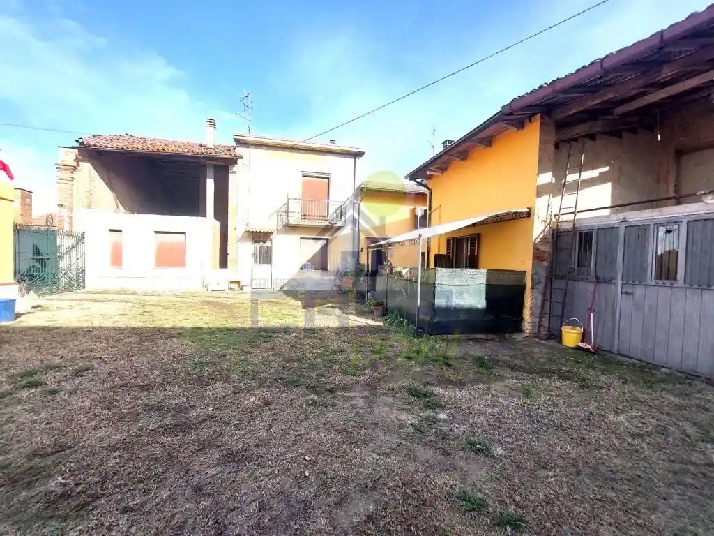 Casa indipendente in vendita a Castelnuovo Bocca d'Adda