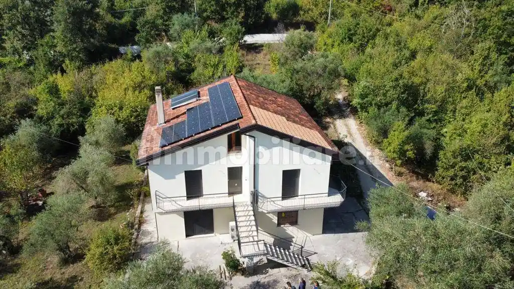 Casa indipendente in vendita a Montemarano
