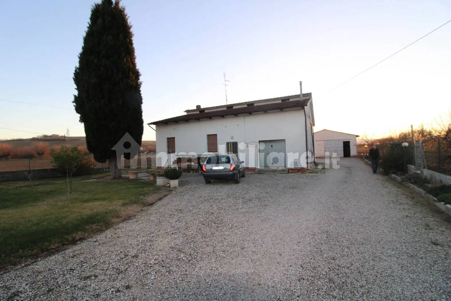 Rustico - Casale in vendita a Jesi