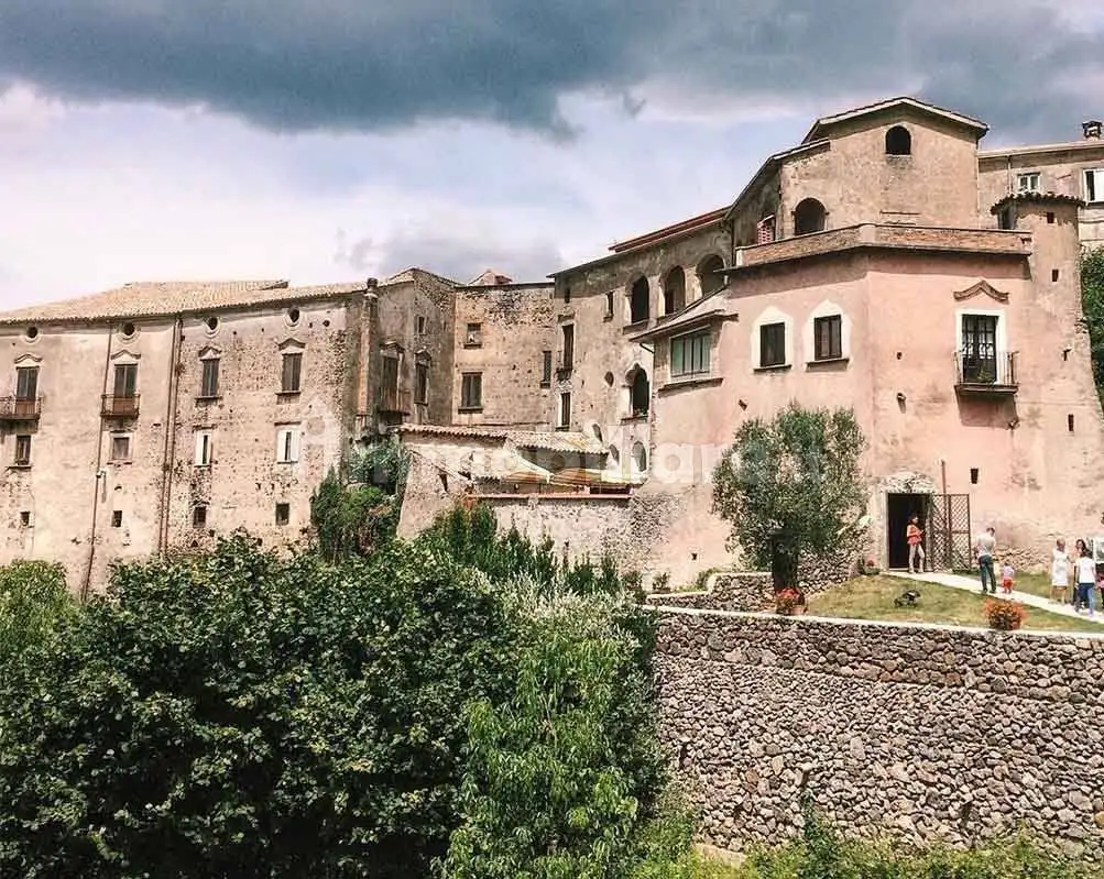 Palazzo - Edificio in vendita a Galluccio