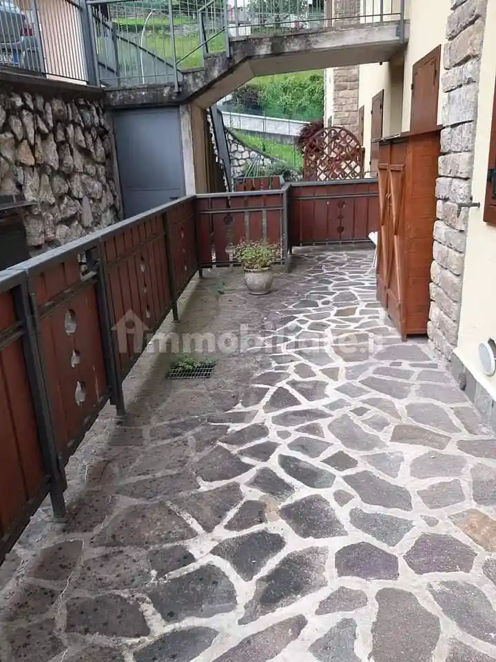 Appartamento in vendita a Costa Serina