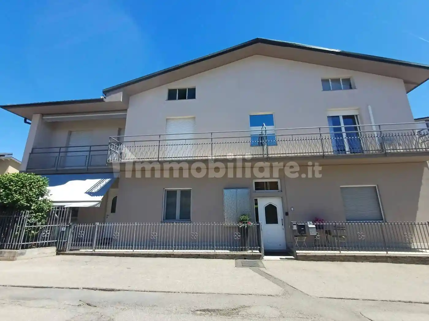 Appartamento in affitto a Venegono Superiore