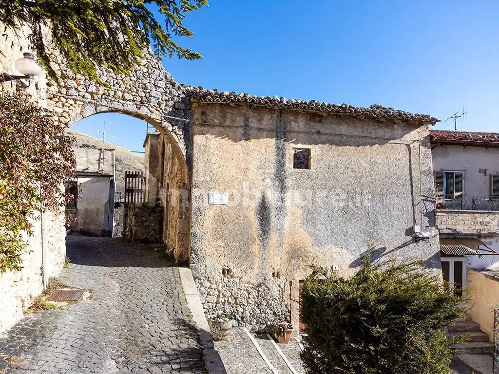 Casa indipendente in vendita a Santo Stefano di Sessanio
