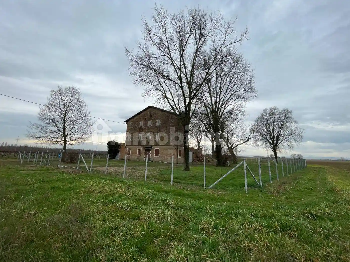 Rustico - Casale in vendita a Modena