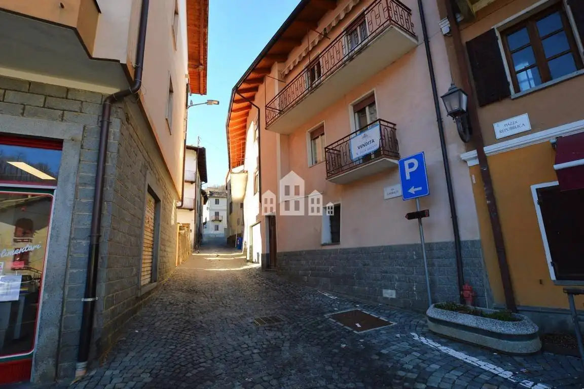 Casa indipendente in vendita a Brosso