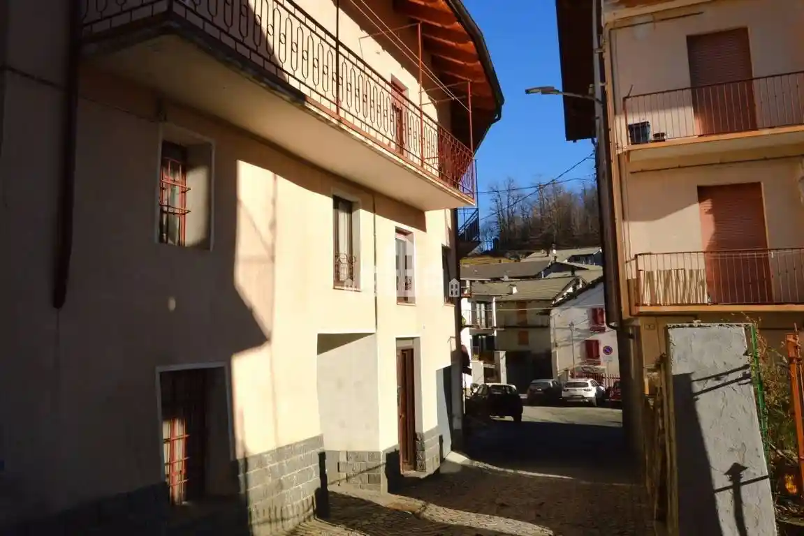 Terratetto unifamiliare via Garibaldi 2, Brosso - foto 2