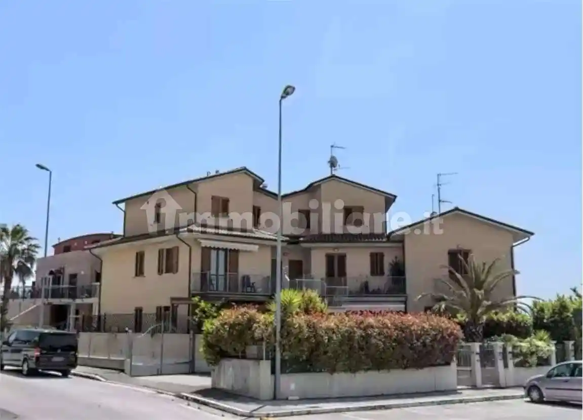 Appartamento in vendita a Montecosaro