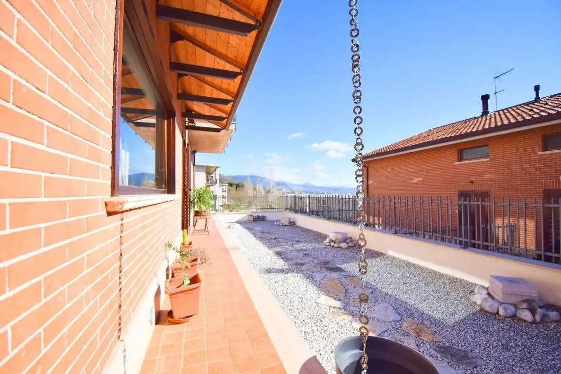 Villa in vendita a L'Aquila