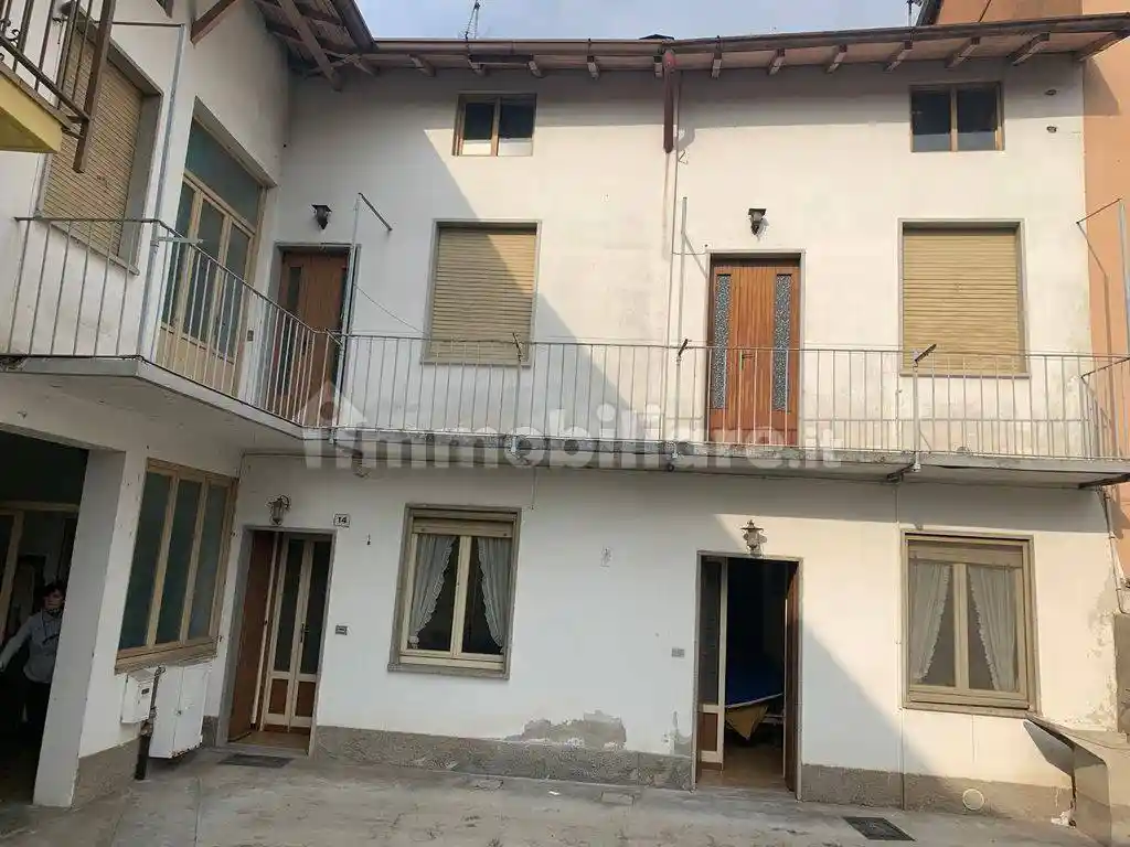 Casa indipendente in vendita a Nibionno