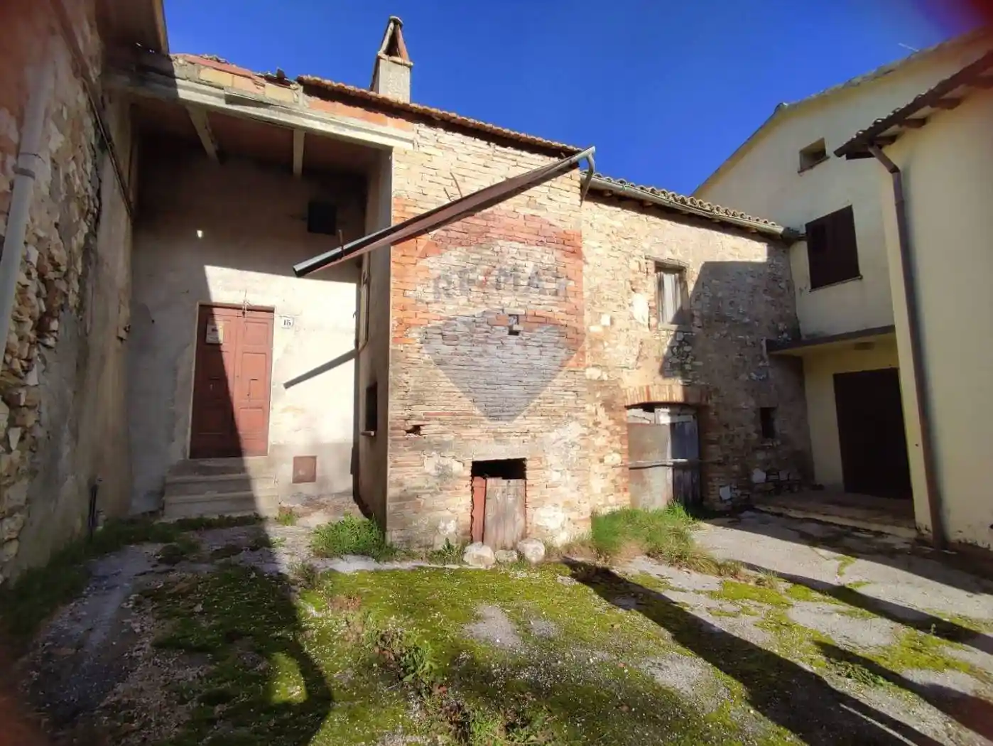 Rustico - Casale in vendita a Foligno