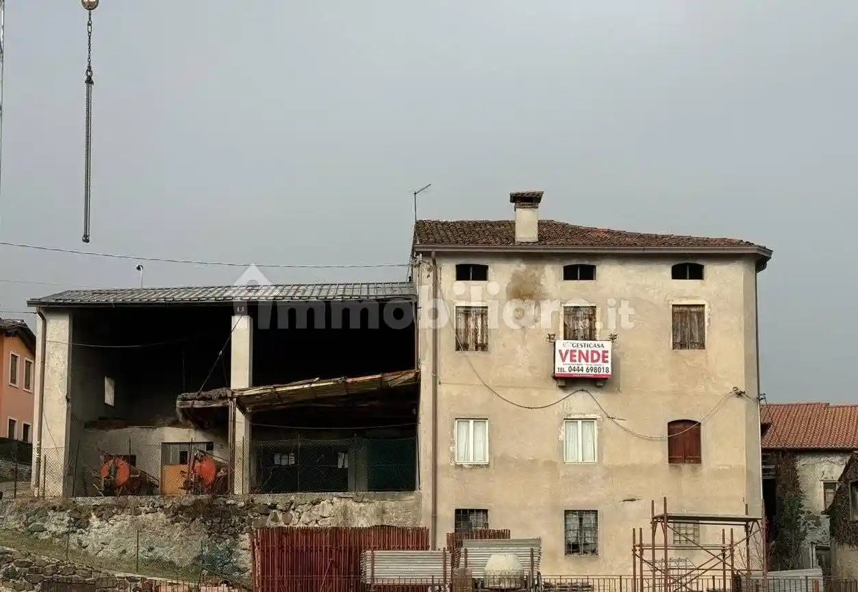 Rustico - Casale in vendita a Trissino