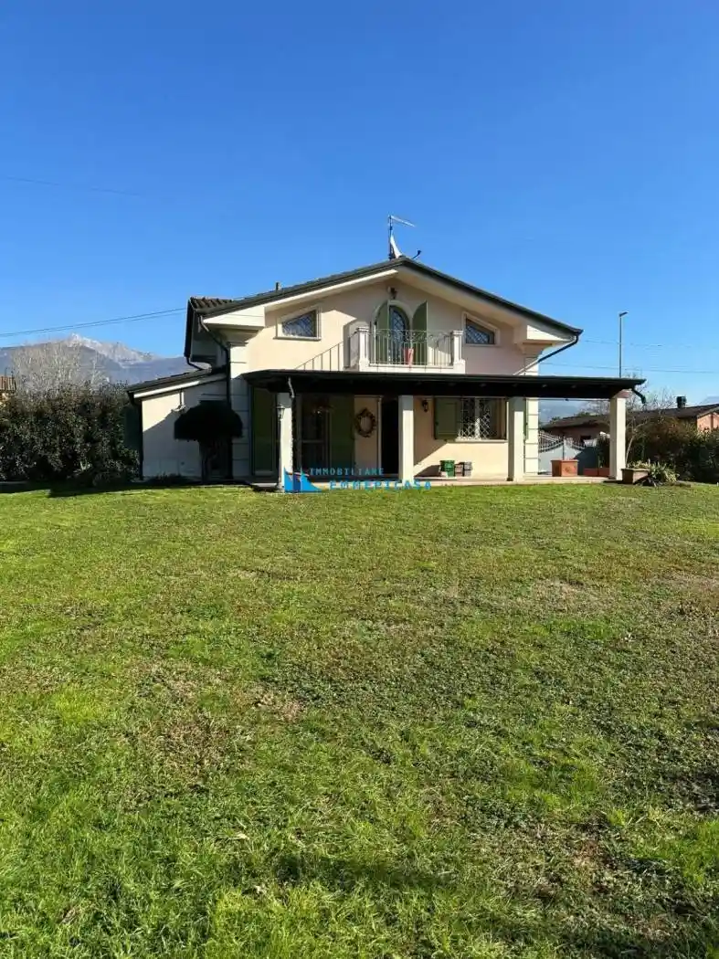 Villa in vendita a Montignoso