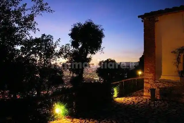 Villa in vendita a Monsummano Terme