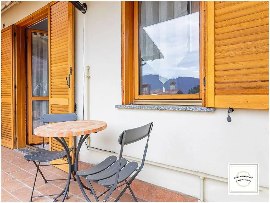 Appartamento in affitto a Faggeto Lario