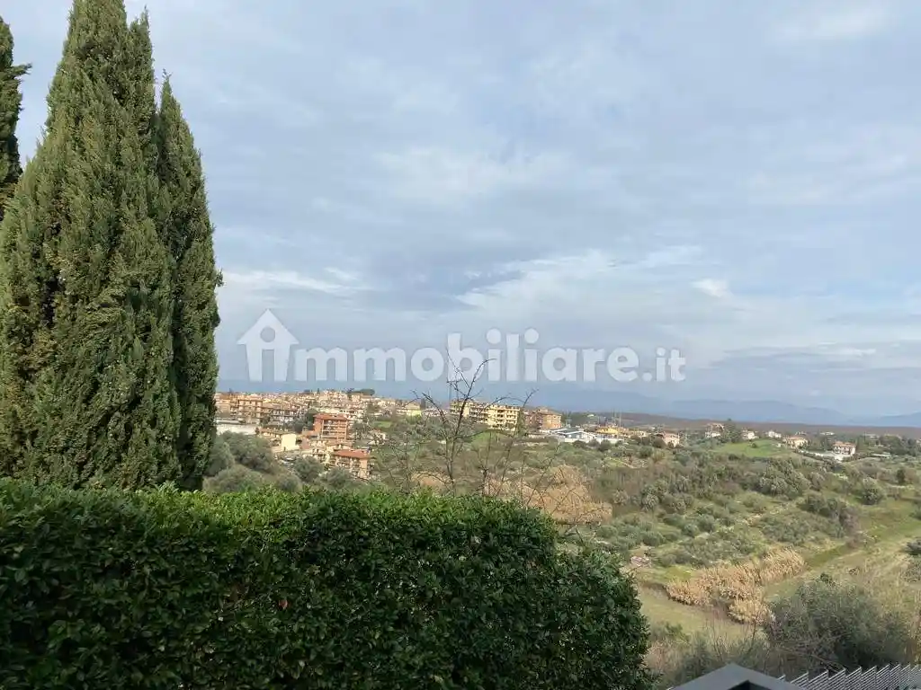 Villetta a schiera in vendita a Mentana