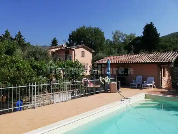 Villa in vendita a Passignano sul Trasimeno