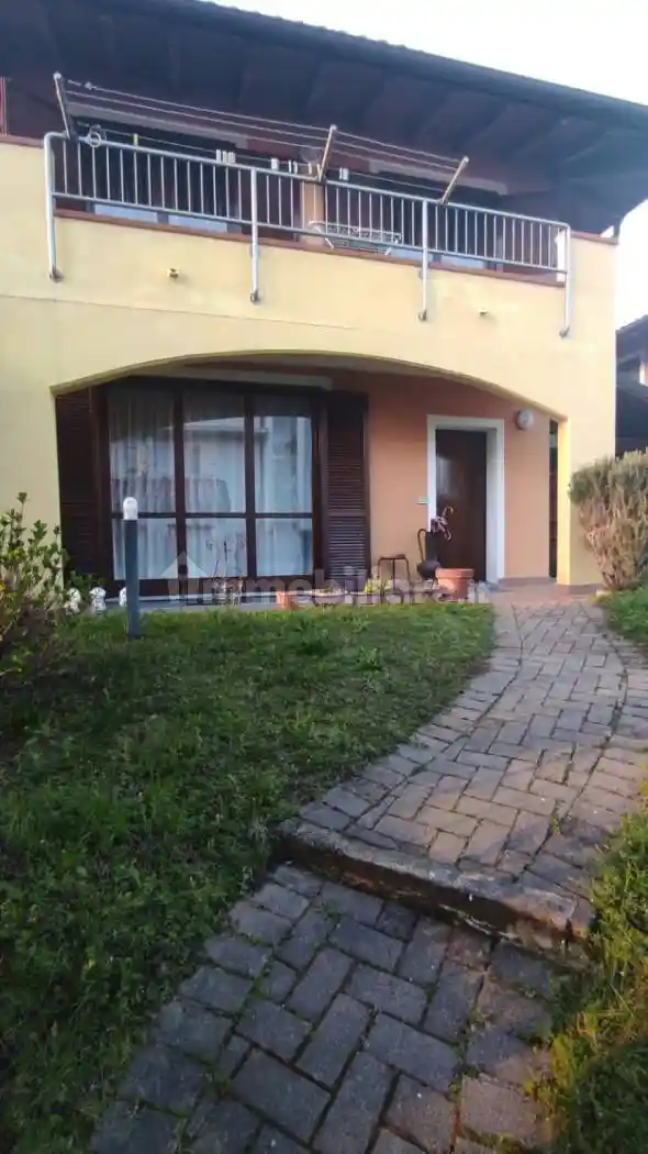 Villetta a schiera in vendita a Borgomanero