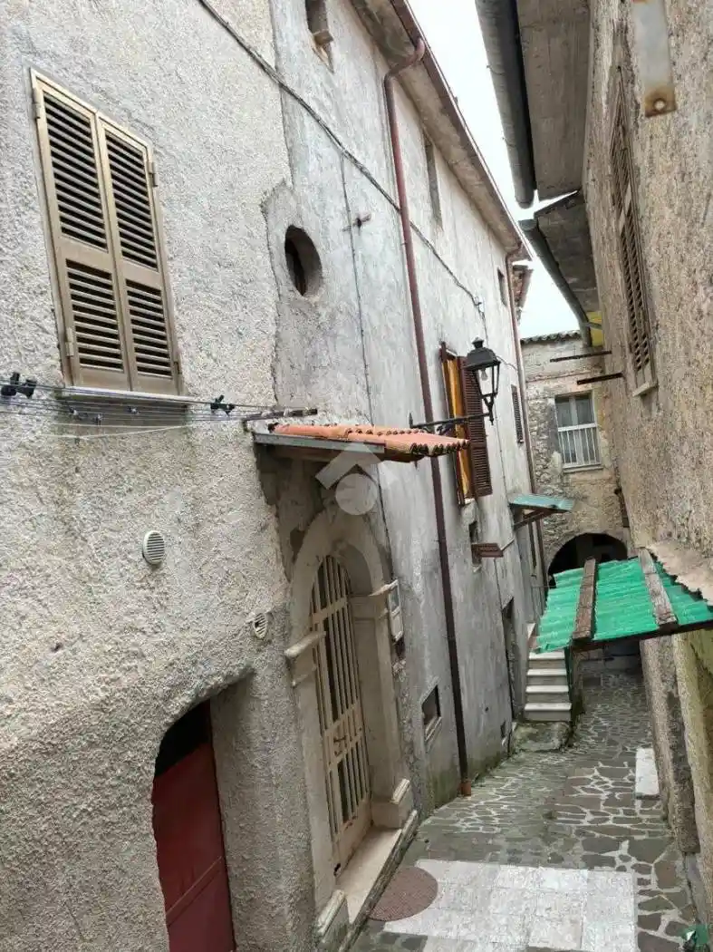 Palazzo - Edificio in vendita a Campoli Appennino