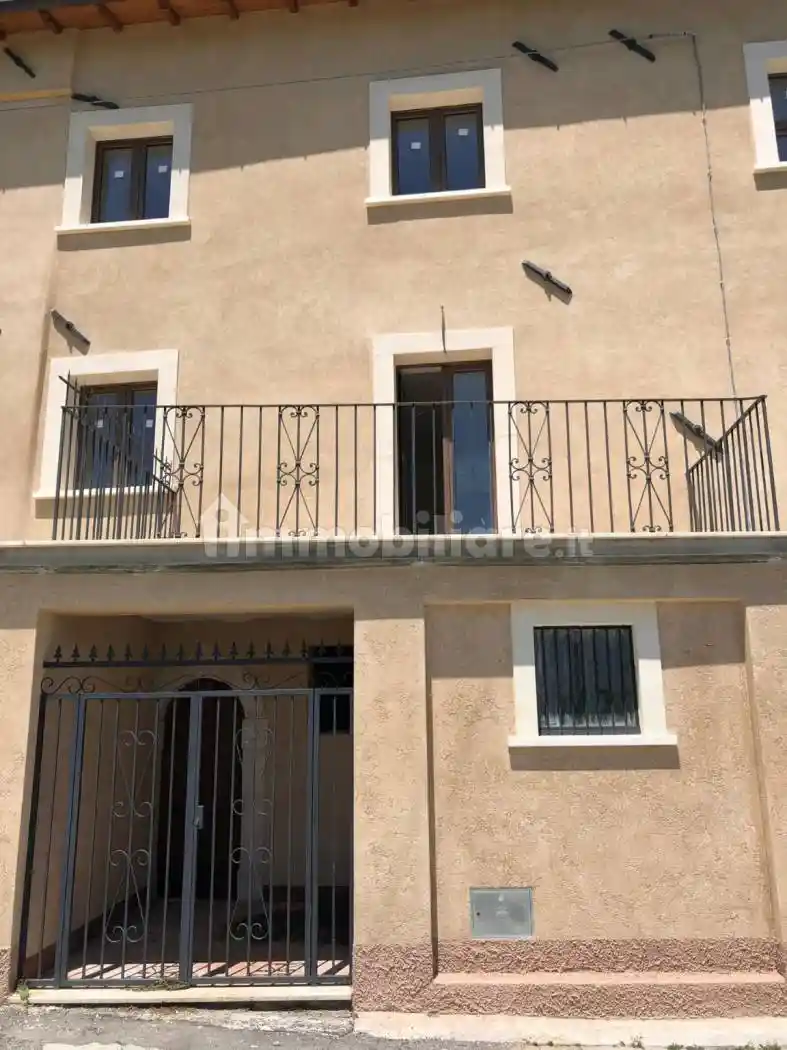 Villa in vendita a Fagnano Alto