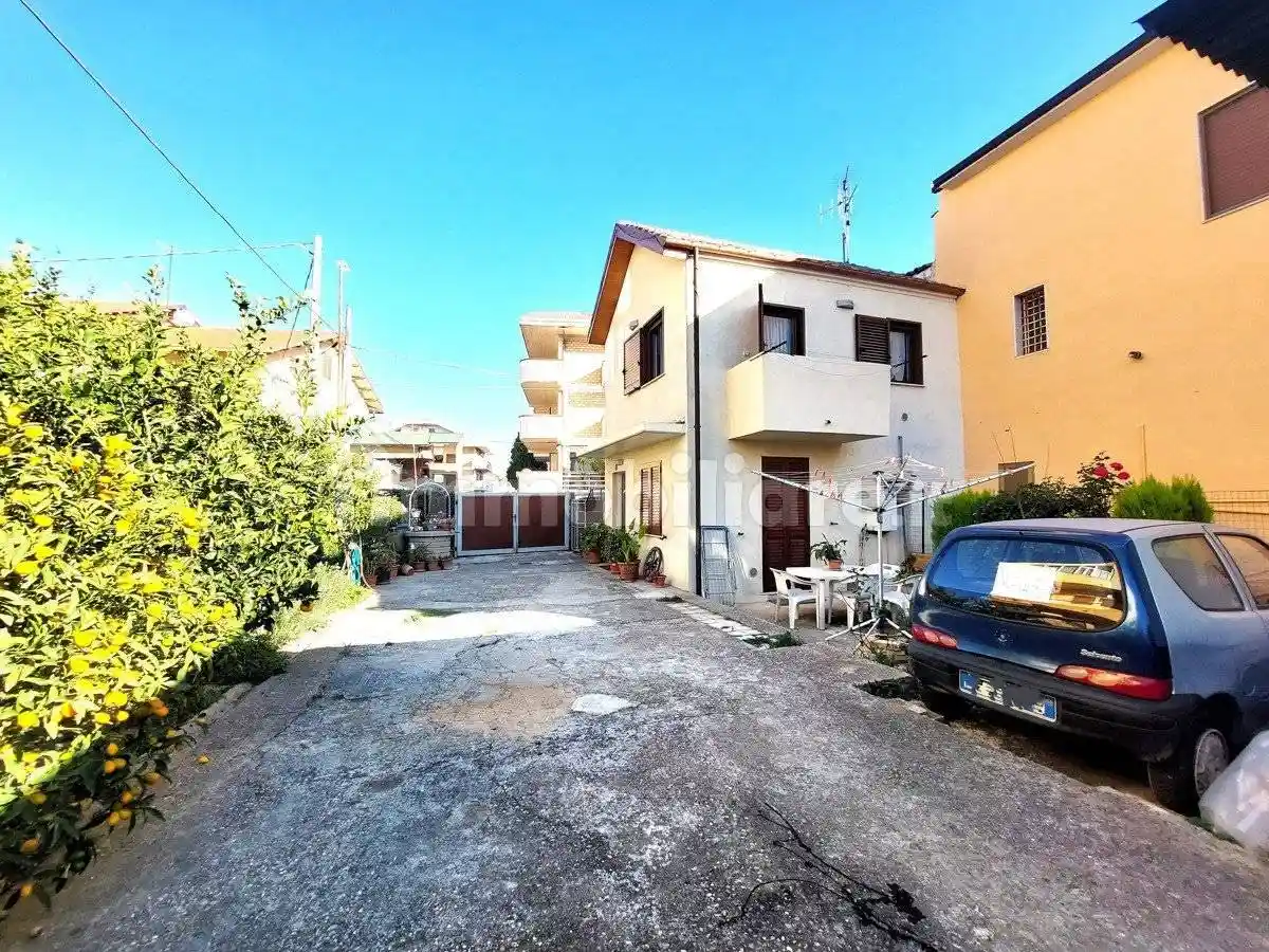 Trilocale via Vittorio Veneto, 8, Chieti Scalo, Chieti - foto 5