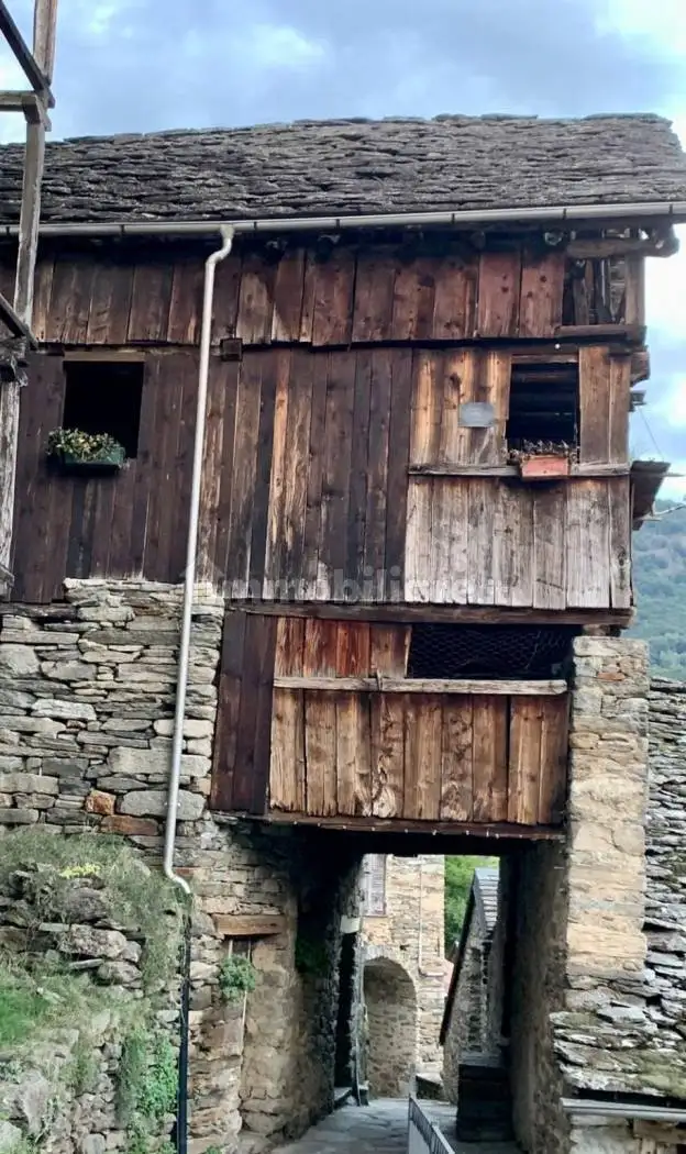 Casa indipendente in vendita a Rossa