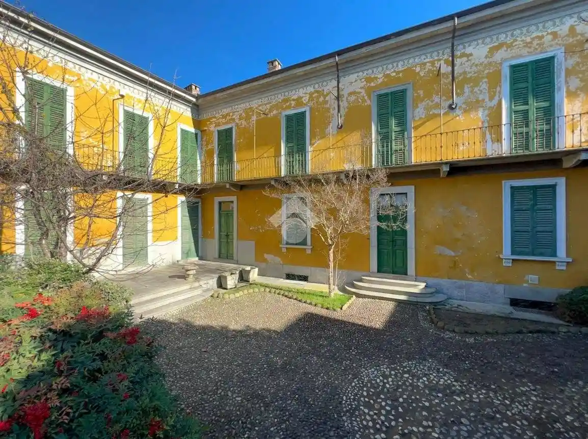 Villa in vendita a Broni