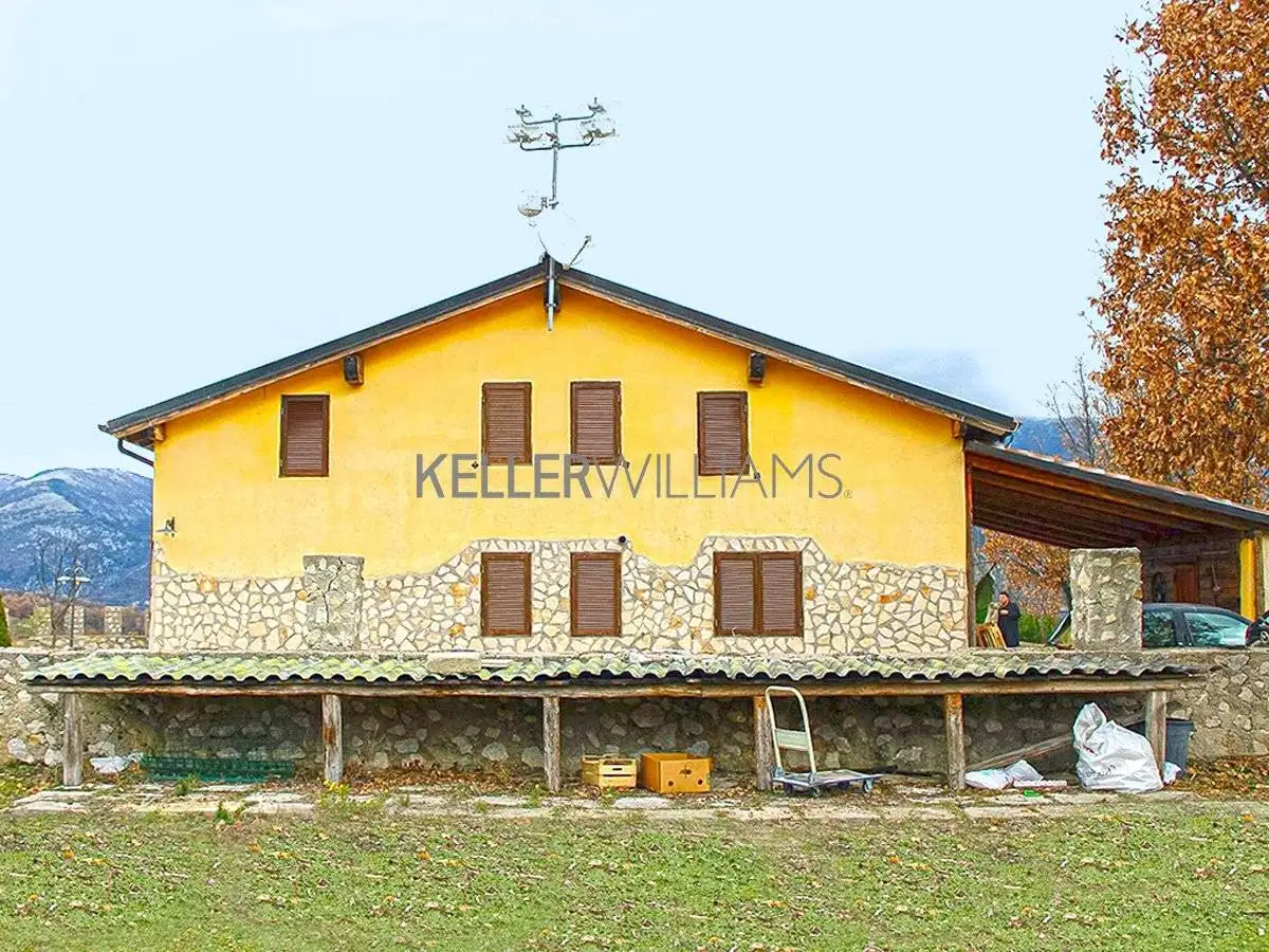 Villa unifamiliare via delle Vasche, Teora, Barete - foto 4