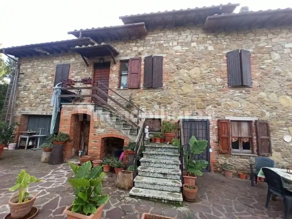 Appartamento in vendita a Paciano