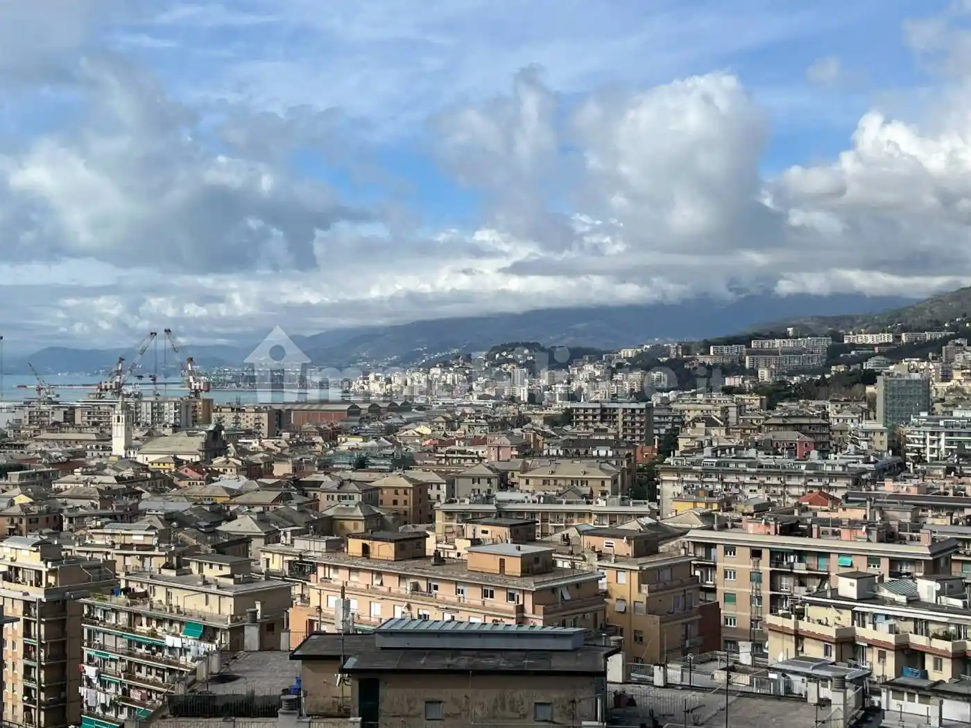 Appartamento in vendita a Genova