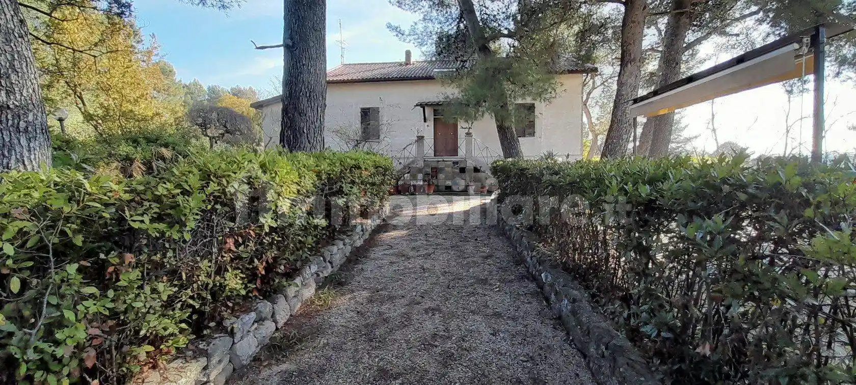 Villa unifamiliare, da ristrutturare, 400 m², Q3, Ancona - foto 2