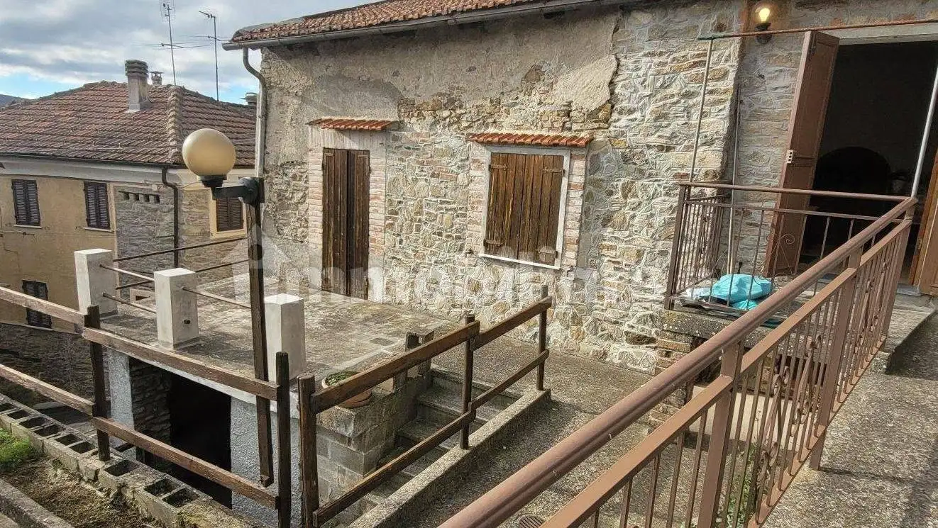 Rustico - Casale in vendita a Morbello