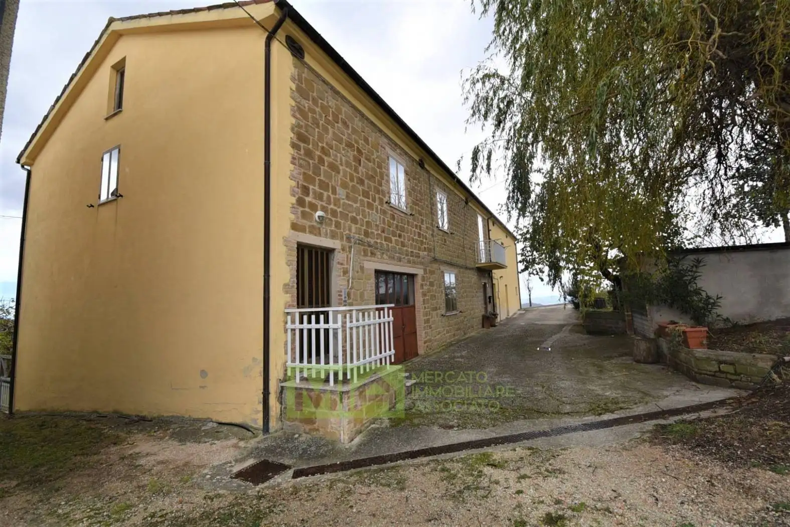 Casa indipendente in vendita a Gualdo