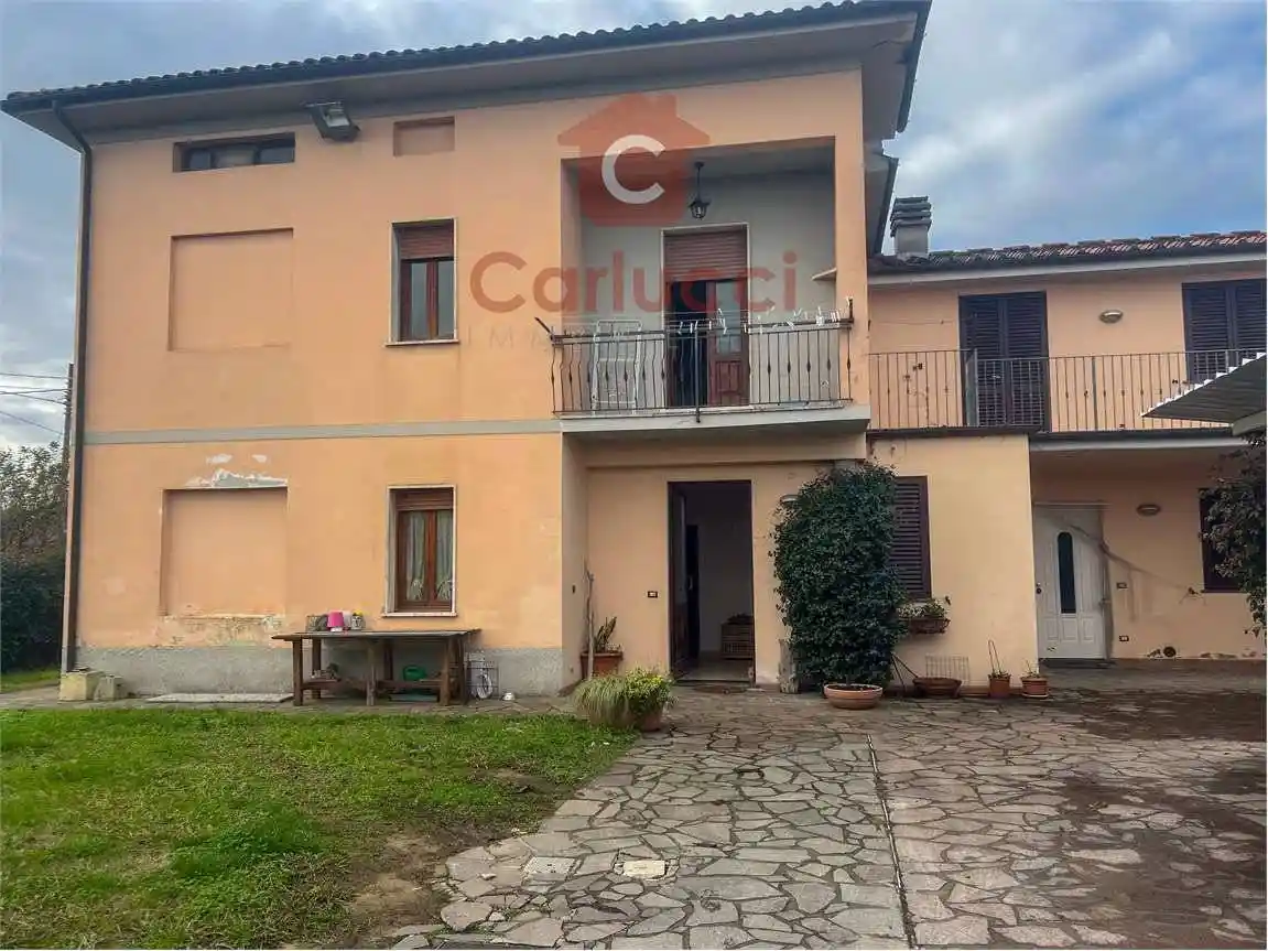 Casa indipendente in vendita a Pescia