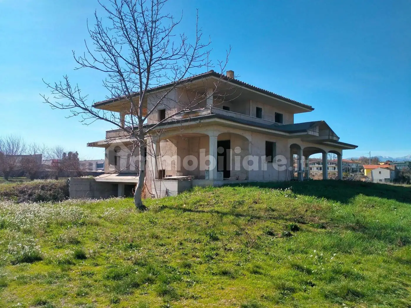 Villa in vendita a Collecorvino