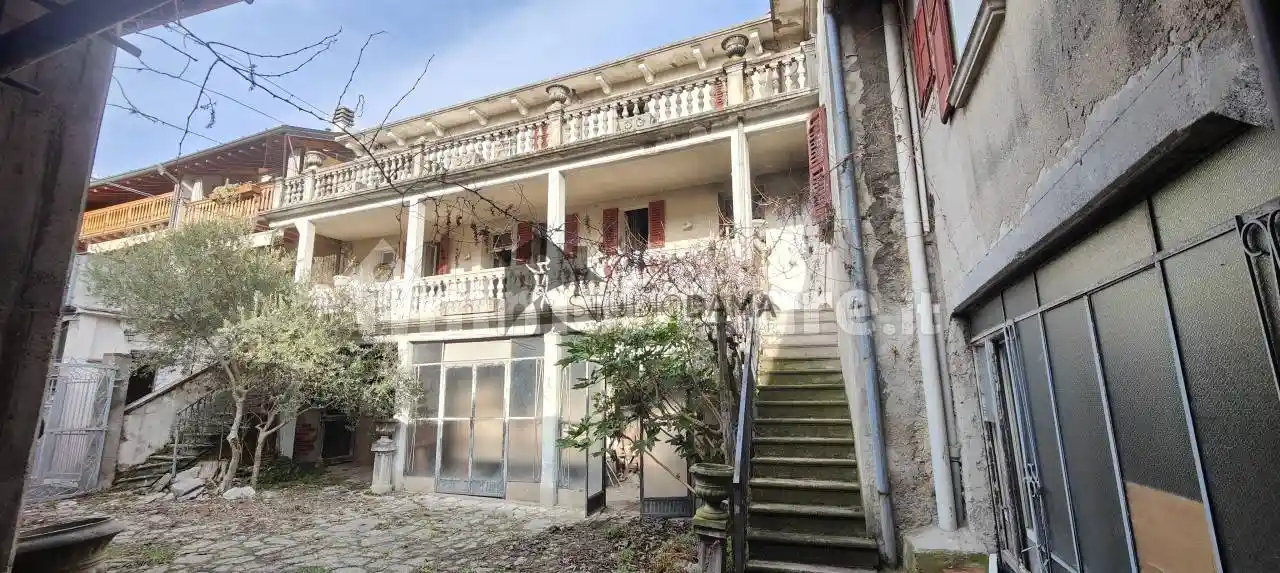 Rustico - Casale in vendita a Roè Volciano