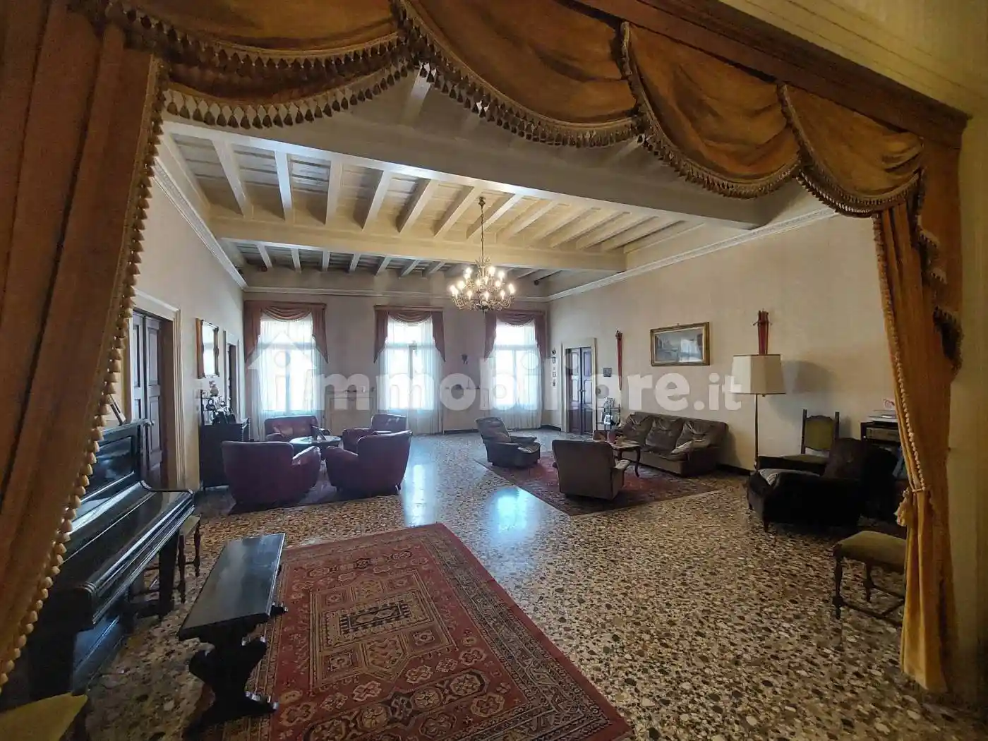 Palazzo - Edificio in vendita a Thiene