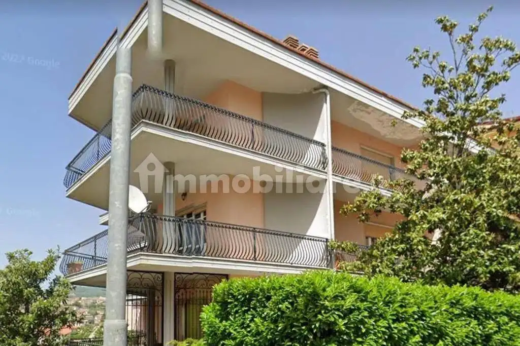 Appartamento in vendita a Rogliano