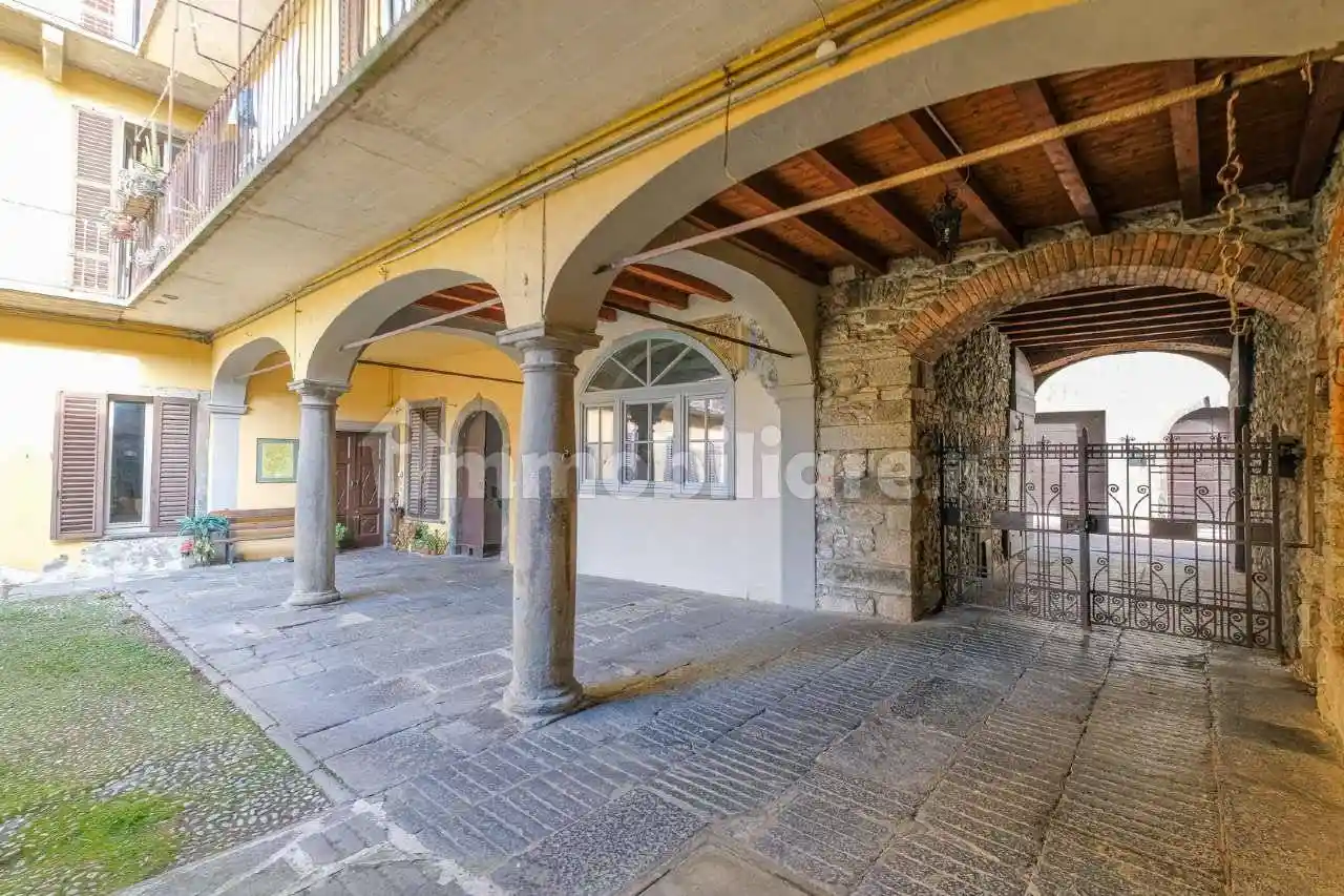 Appartamento in vendita a Caprino Bergamasco