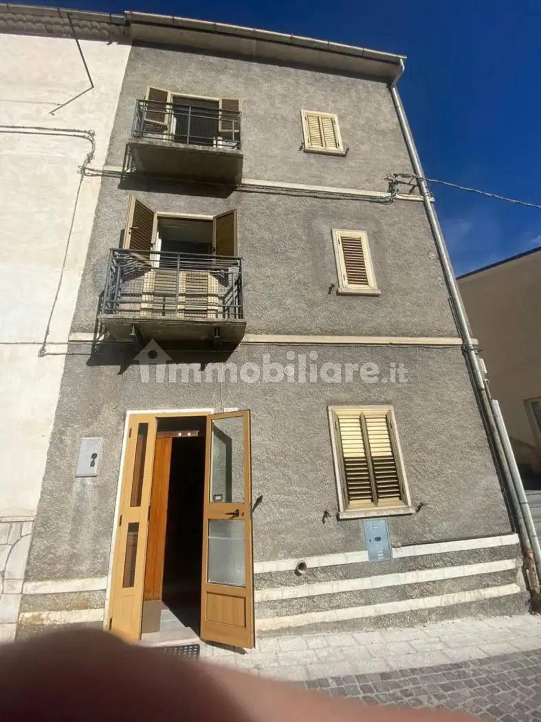 Casa indipendente in vendita a Villalago