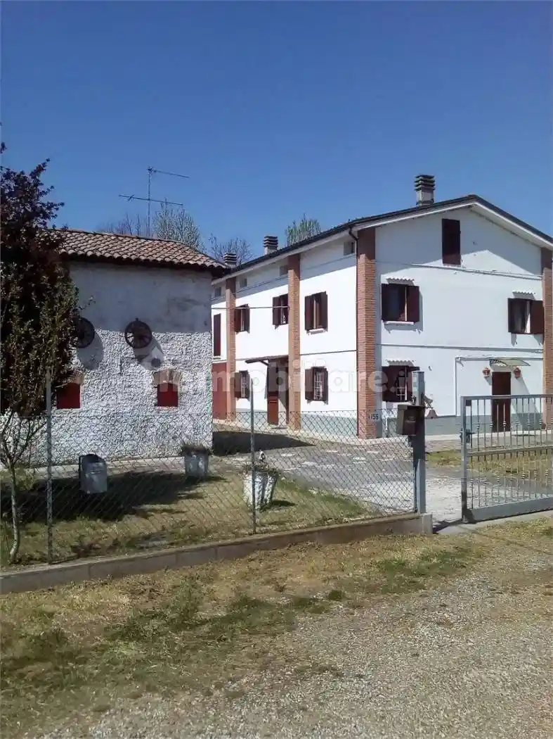 Rustico - Casale in vendita a Ravarino