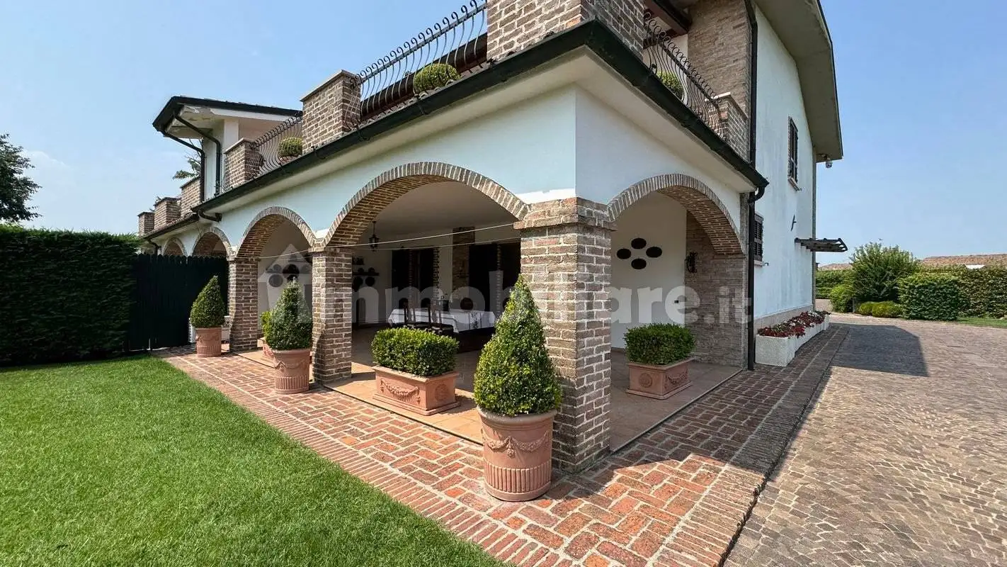 Rustico - Casale in vendita a Piacenza